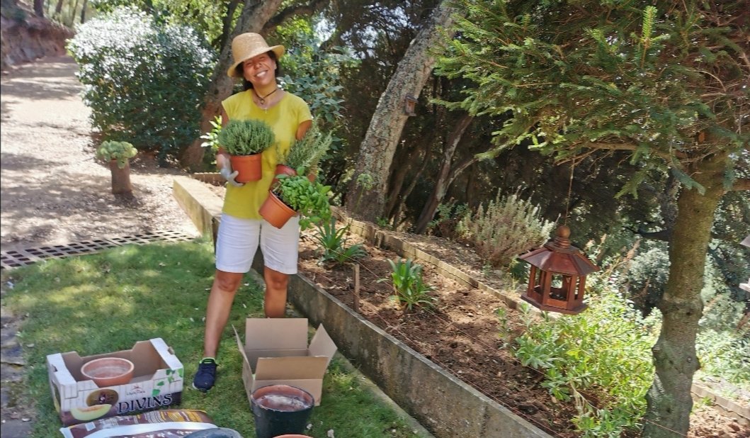 bestcanvi's tweet photo. Un any de #Bestcanvis. Moltíssimes gràcies a tots els qui ens heu ajudat a fer possible que https://t.co/Wu9CNC83zZ sigui un lloc tan bonic i acollidor!
I benvinguts a tots els qui aportareu les vostres idees, propostes, temps, habilitats i amistat en l any que arriba! 🙏🔄 https://t.co/Uv3yRSR1Of