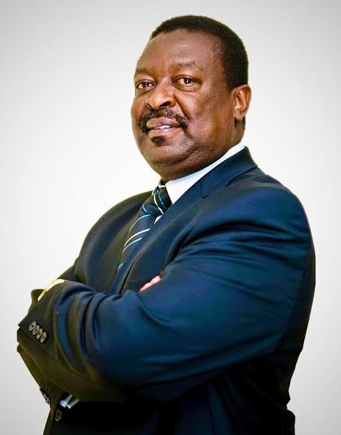 lookuptv's tweet photo. Who is more influential? Retweet for @GovWOparanya LIKE for @MusaliaMudavadi https://t.co/BHpeSr2I6C