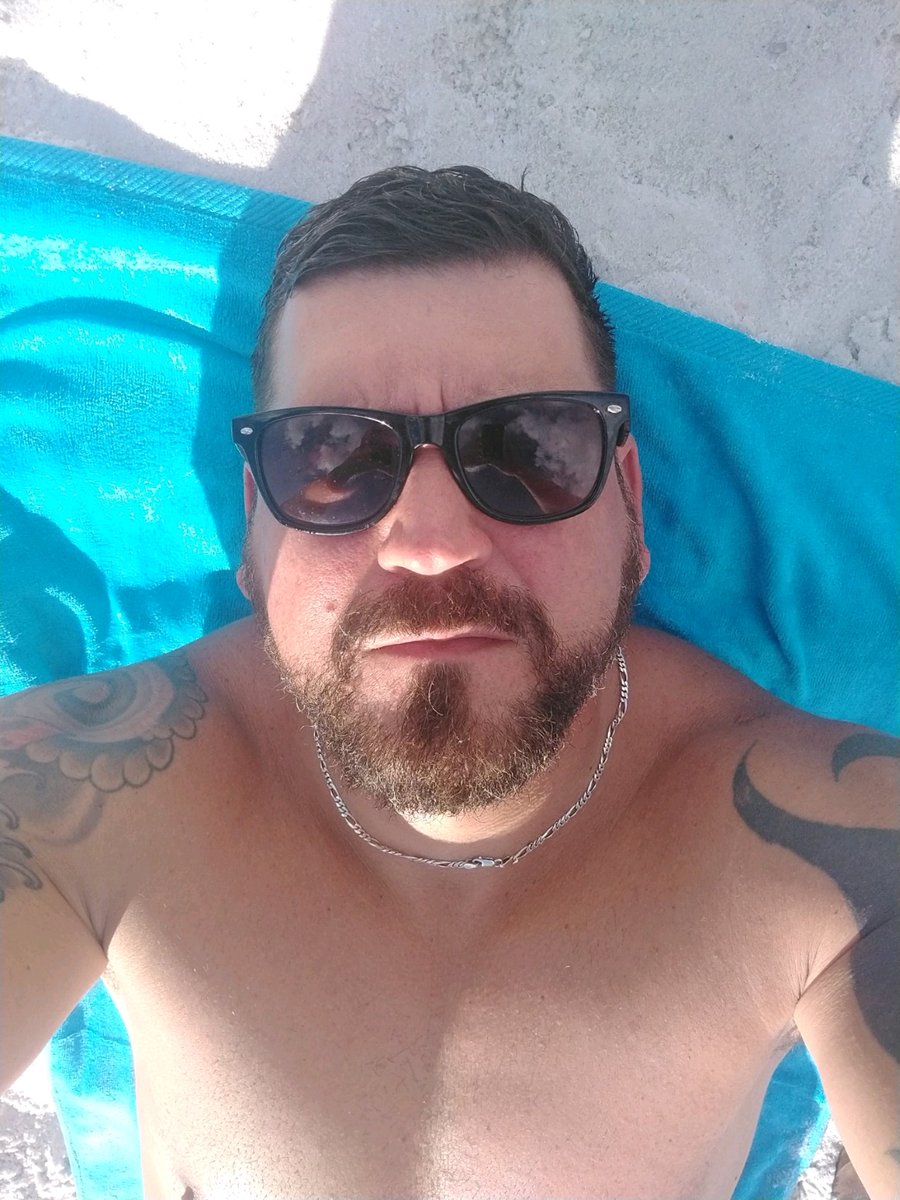 GSnowPatriot's tweet photo. Beach day #SiestaKey https://t.co/tj6R15gz2r