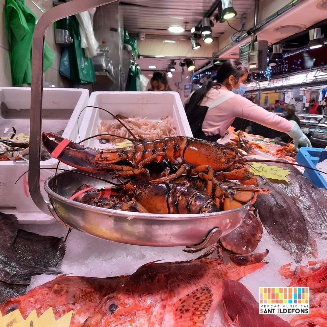 Recuerden: hoy abriremos hasta las 3:00 p.m. para que podáis hacer vuestras compras y recibir el año nuevo como se merece @QFerACornella <a href="/cornella20/">cornella2.0</a> <a href="/CornellaActitud/">CornellàActitud</a> #mercatdesantildefons #mercat #mercado #santildefons 
 #barri #cornella #cornelladellobregat