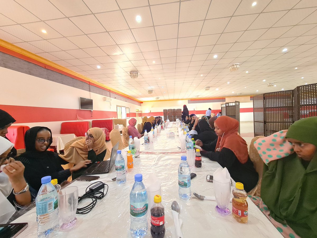 ForumXog's tweet photo. Lunch break for xog-wadaag yearly session in Dec 2021. 
@CigaalXamda @nuraosman_ @zainnoted @amuun_qawdhan @BahjaDualle @FarahO_jama @ikram_jacfar @SahraKiinKaahin @Nurakamila1 https://t.co/YdD2WU2FM6