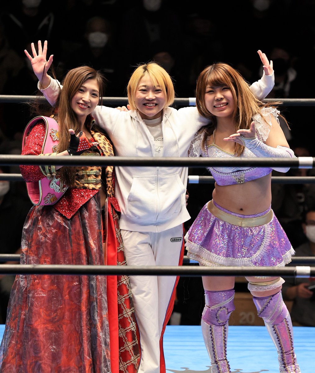 IceKumas's tweet photo. 2021.12.31 RIBBONMANIA2021
ヤングビューティ―エクスプレス with 本間多恵さん
 #iceribbon #はっぴぃかめら #アクトレスガールズ #AWGbeginning https://t.co/LgjWa4RBQm