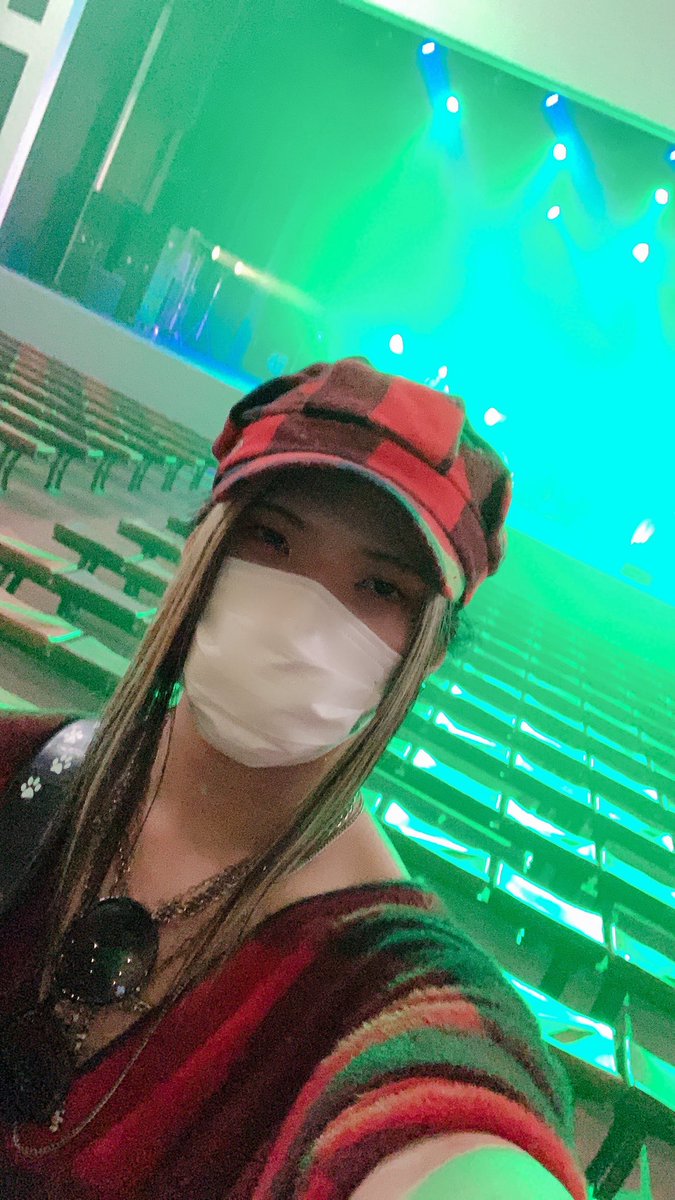 Shion_Guitarist's tweet photo. 今年1年ありがとうございました！！！

来年はもっと頑張るので応援よろしくお願いします！！！！

皆さん良いお年を！！ https://t.co/Q877RFHt8e