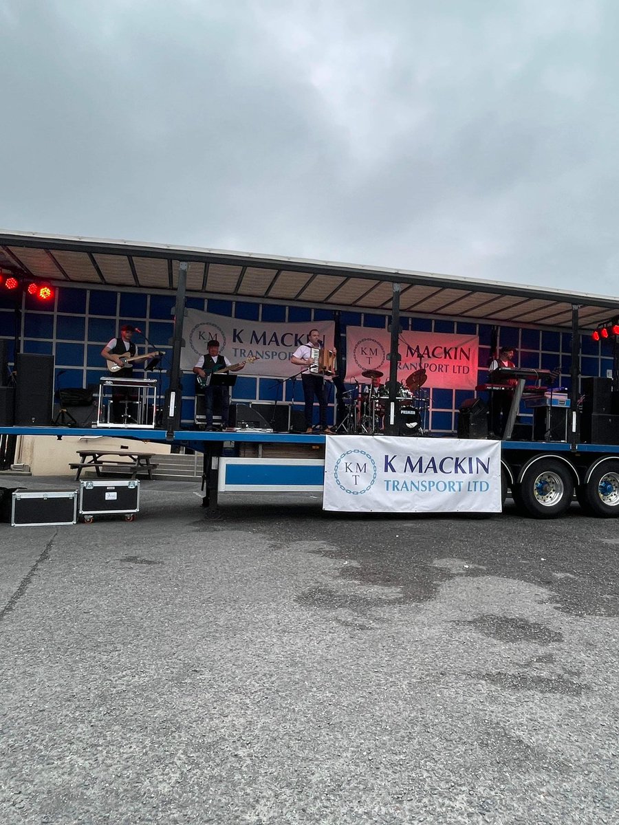 sarahgrant155's tweet photo. The JMG Group Country Drive In 😍❤️🎶 #PatrickFeeney #GaryGamble #OwenMac #JimmyBuckley #CountryDriveIn #BannvilleHotel https://t.co/bXi9y9J4CL
