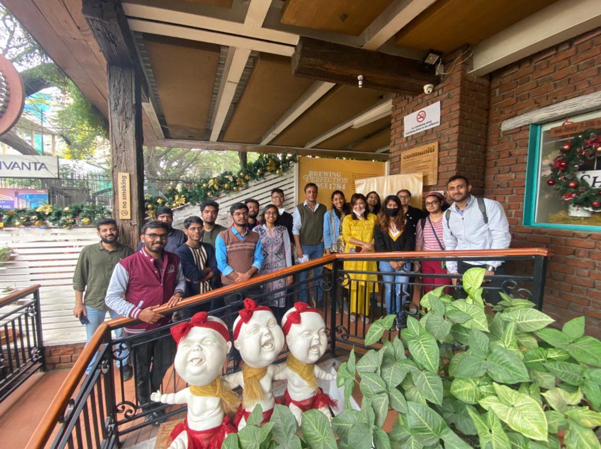 Ended 2021 with some of the double-vaccinated group members. In case you are wondering, we took the mask off only for food and photo. pic.x.com/GDAvfAZh4z