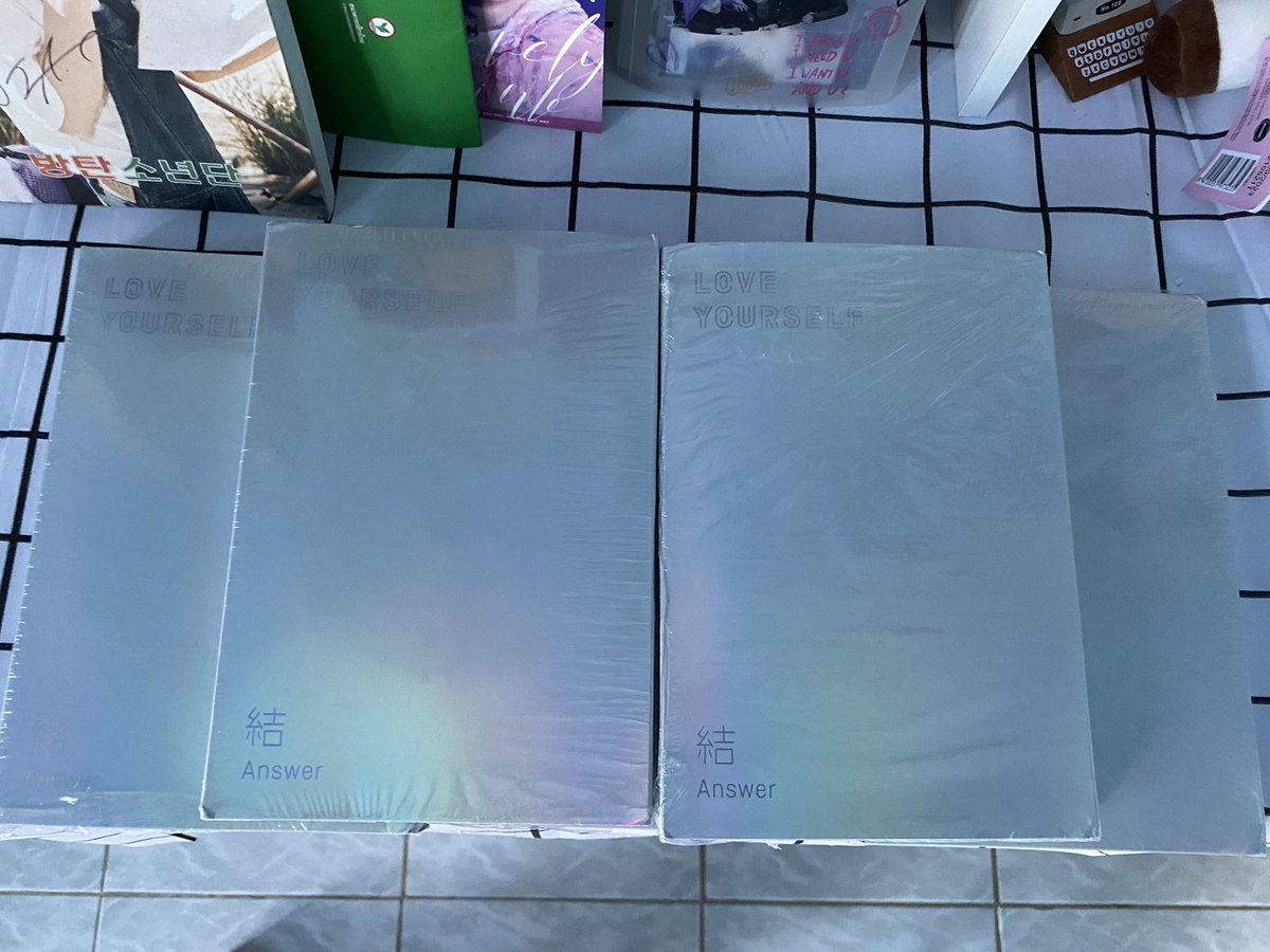 🎉🎉🎉แจก🎉🎉🎉
อัลบั้มเต็ม BTS
แจกเนื่องจากบนไว้ แจกก่อน5บั้ม 
อีก1บั้มรอติดตามกันน้า กติกา กดฟอล+รี+เมนชั่นว่าเมนใครโดนตกตอนไหน🤣👉ไม่มีค่าเดินทางน้า👈เราเริ่มสุ่มพรุ่งนี้เวลา12.00มีเวลารายงานตัวคนละ30นาทีก่อนตัดสิทธิ์ #ตลาดนัดBTS #ตลาดรถไฟฟ้าบังทัน #ตลาดนัดบังทันbt21 #BTS