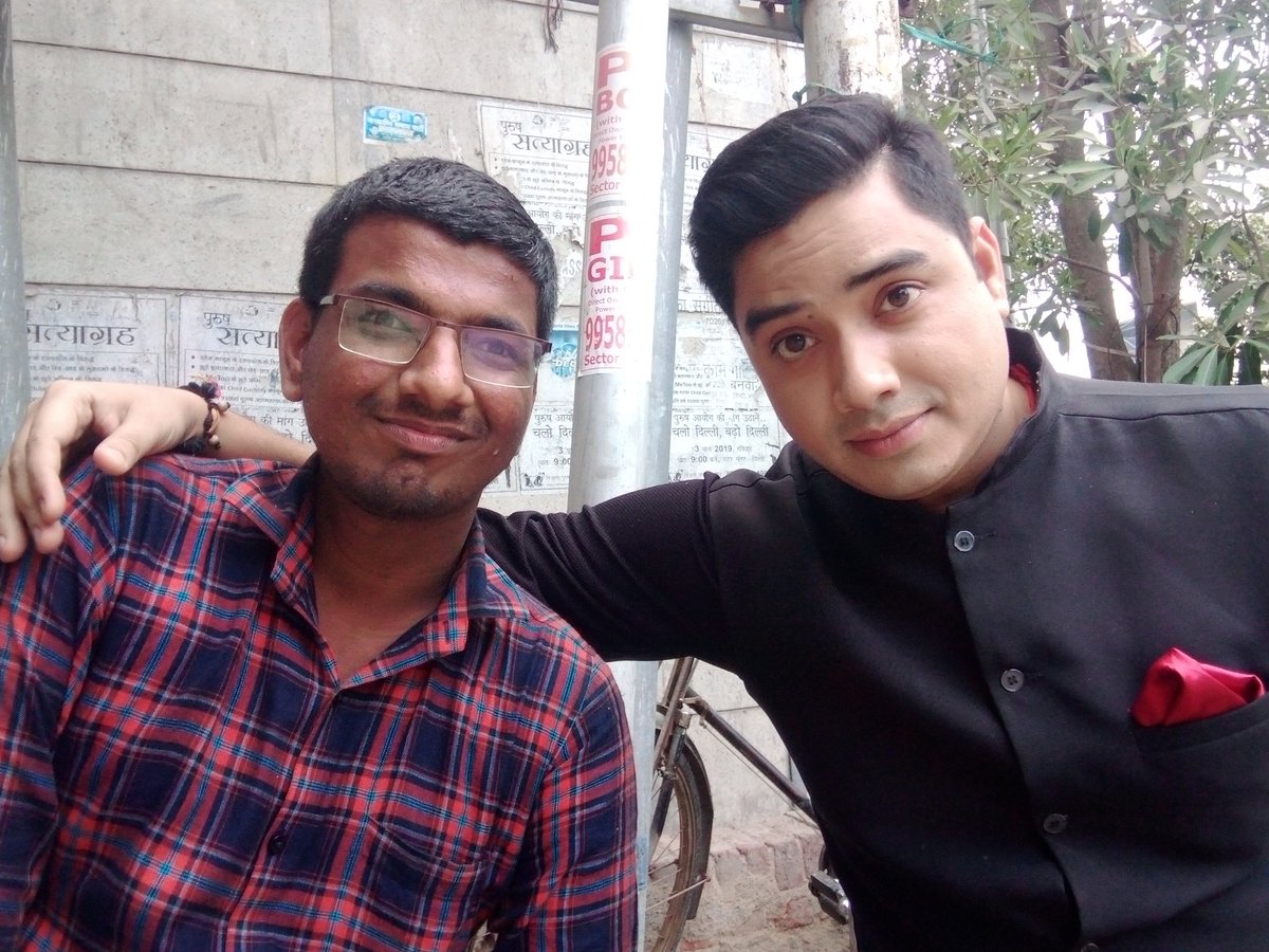 Breaking_Amar's tweet photo. आज आखिरी दिन है 2021 का पर मेरे लिए अच्छा था क्यों कि इस बीच मीडिया इंडस्ट्री में मेरे को बड़े भाई के रूप में विवेक sir का इंटरव्यू कर लिया था @Vivekshandilyaa sir/bhaiya thanks for your support #newaccount #newining https://t.co/i2VvvBzNR6