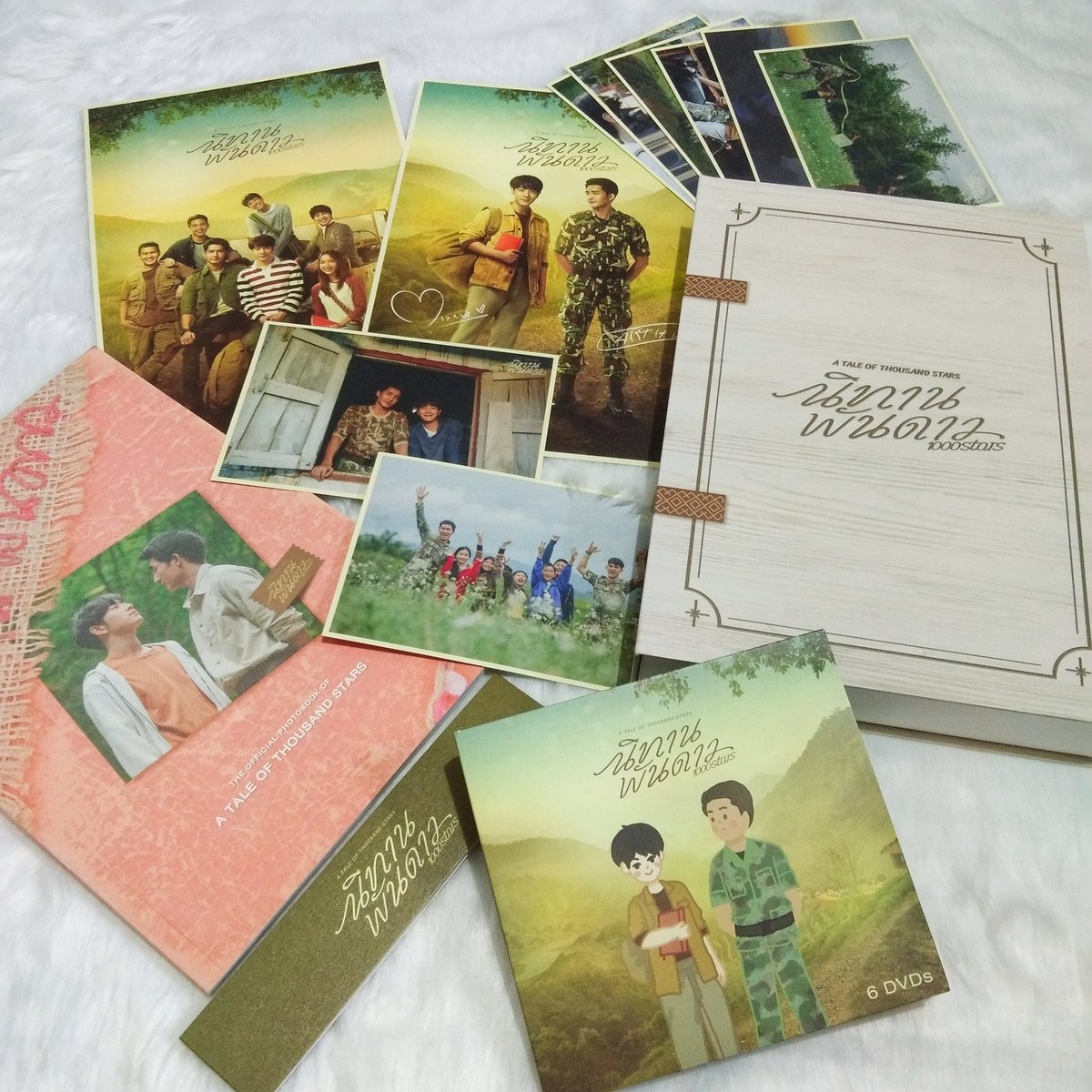 chw1x9x's tweet photo. Just before this year ends, I received my ATOTS boxset and XMILE tshirt! Thank you so much @Samoon_PhGo π₯³π The long wait is finally over~ Super secured and with freebies! 'Til next budol po! Happy New Year! https://t.co/HjWnHW71xl