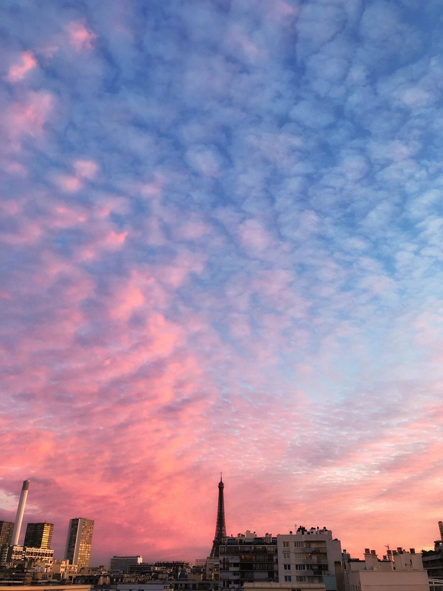 roses_mkr's tweet photo. This morning the sky was absolutely stunning. IRL painting 😍

https://t.co/bjQPz15ldi

#beautiful #photooftheday #sunrise #lastdayof2021 #LastDayOfTheYear #NewYearsEve #photographylovers https://t.co/9JPGx2r2du