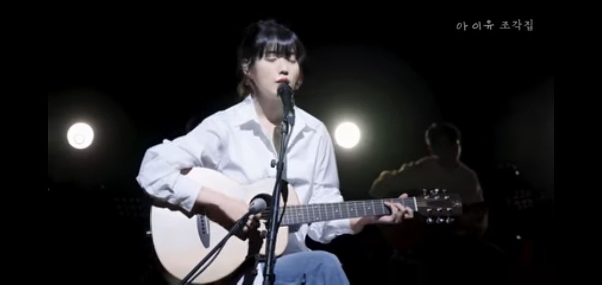 teengoo_520_SMJ's tweet photo. Very proud of my girl she is very talent her voice the way she play guiter and everything she did matserpiece i love how she show us that side of her she desarve many she desarve the world ❤😭
#IU #next_stop #아이유 @_IUofficial https://t.co/aRHVurt2cF