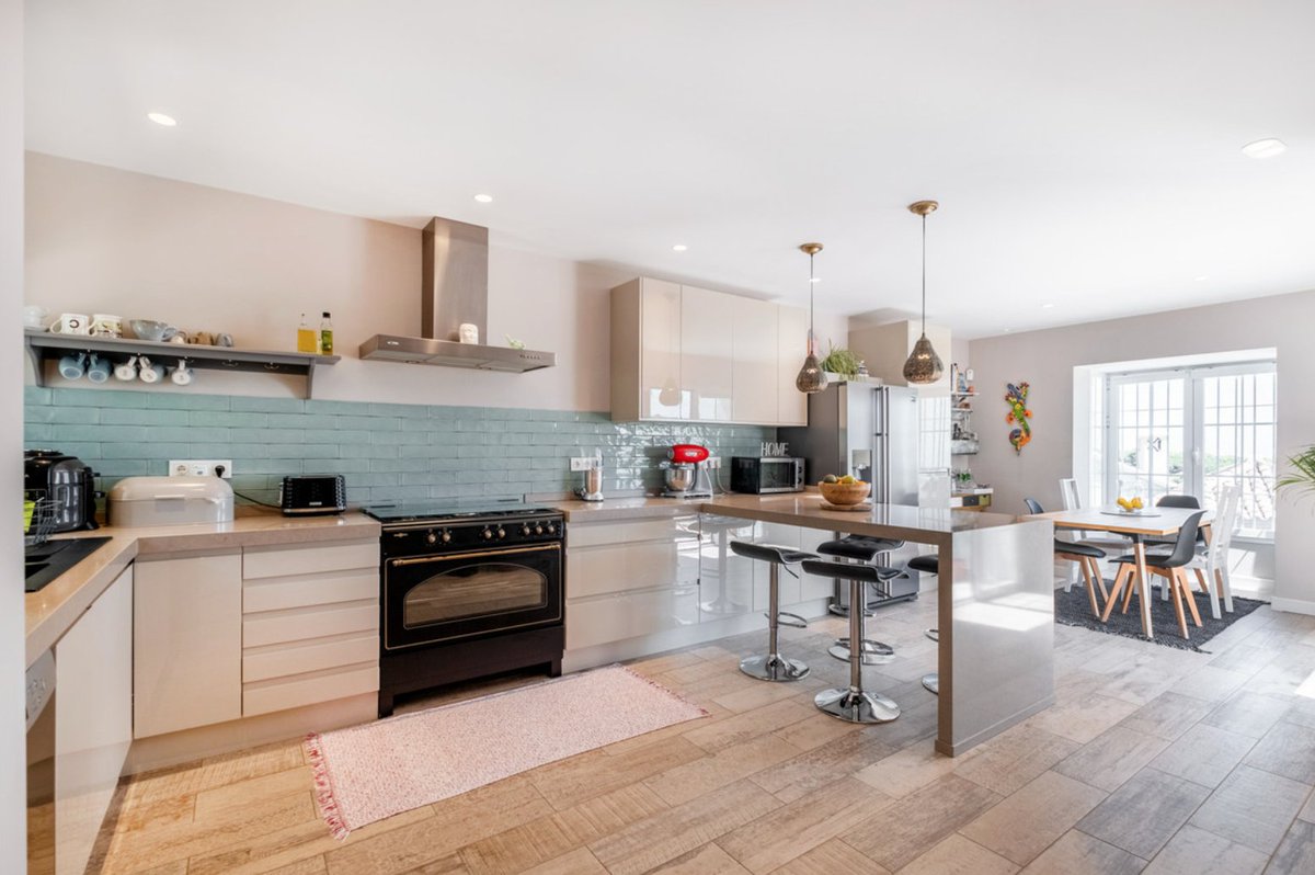 crooky101's tweet photo. Immaculate townhouse for sale €795.000 The Golden Mile, Marbella. 3 bedrooms, 2 bathrooms, 179 m2 living area, 29 m2 terrace, South orientation, panoramic views, excellent condition, fireplace. 
More info: https://t.co/220LLA3iQC https://t.co/kTGcR0mNLg
