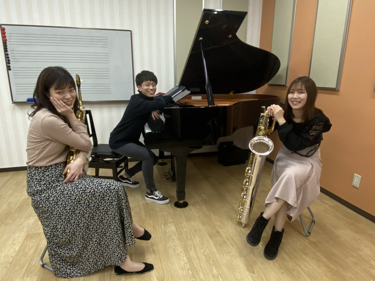 bsax_m's tweet photo. 2021年は、環境の変化がたくさんあり
本当にあっという間の1年でした…！

大阪と福岡…近いようで遠い😭😭
今まで以上に精進していきます🎷🎷

私に関わって頂いたすべての皆様、
今年も大変お世話になりました🥺
来年もどうぞよろしくお願いします❣️❣️ https://t.co/SyRMGjzFxo