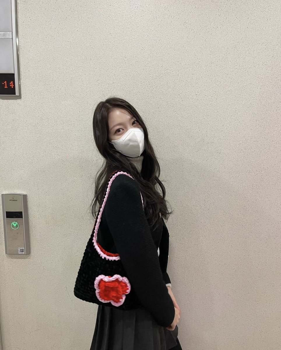 0302BeeBee's tweet photo. Happy New Year🧡 #공승연 https://t.co/xkVJSmY0Ln