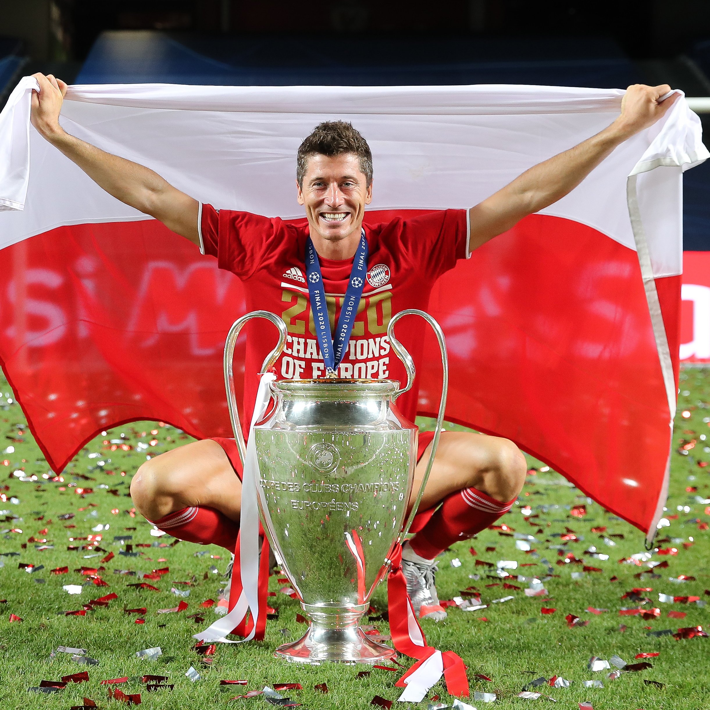 UEFA Champions League on X: "🇵🇱 Robert Lewandowski has finished as the  top scorer playing in Europe for club and country for the 3rd calendar year  running... 2⃣0⃣2⃣1⃣ = ⚽️6⃣9⃣ 2⃣0⃣2⃣0⃣ =