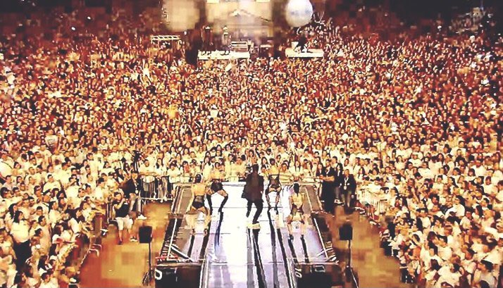 flyproject's tweet photo. 16 years ago.. back in 2005.. recording the first single - “@flyproject - Raisa"

THANK YOU 🌏 FOR THE BEST 16 YEARS OF MY LIFE ☝️🍷🍷🍷

I’s soooooo ready for 2022 🍾🔥🍾🔥 
#FlyProject #LetsMakeTheWorldDanceAGAIN #2022 #NewMusic #comingsoon 
@usmworld https://t.co/0CJHxo2XSM