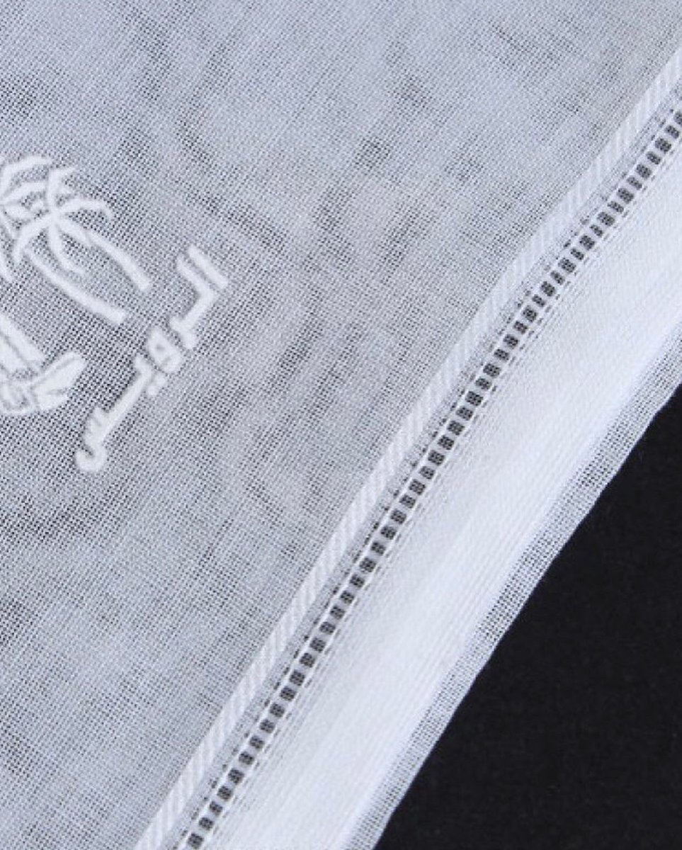 غترة الرويس القطرية متوفر بمتجرنا بسعر ٤٩ ريال فقط، قماش ياباني ١٠٠٪ ، مناسب للغسيل أكثر من مرة دون تغير في اللون، أما للشتاء فالافضل مع الثياب الملونة 

اشتر الان

#غتر #اشمغة #شماغ #ثياب #ملابس #خاتم #ساعة #سبحة #ملابس_رجالية #عقال #قماش