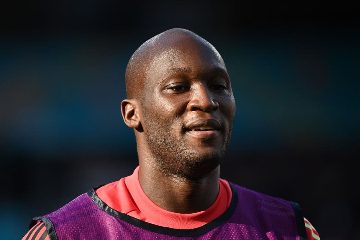 FabrizioRomano's tweet photo. Lukaku to Sky: “There are 3 teams at top level: Barcelona, Real, Bayern. All the players dream of them, that's the truth. I thought I was going to one of those clubs after Inter".

"This didn’t happened and I said: there is only one club where I can imagine myself, it's Chelsea”. https://t.co/kZwfdYl4kB