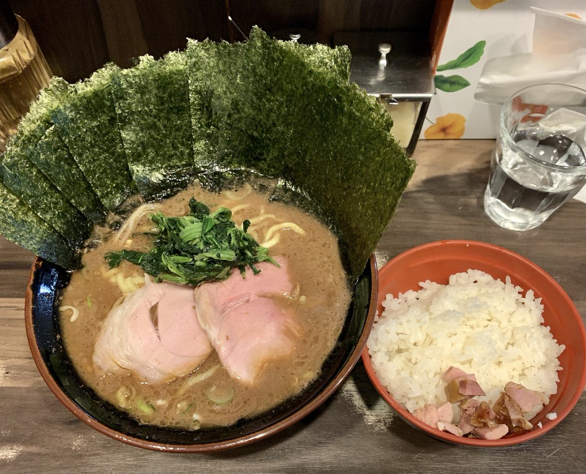 レビューを投稿しました『神田ラーメン わいず 神田本店』mocopap… https://t.co/LTQbcKwlpK