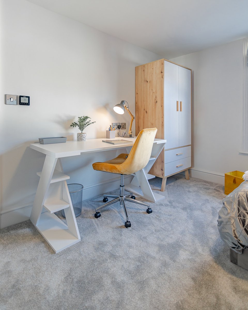 EstateVisuals's tweet photo. It’s a tough market for vacation rentals. Research shows that visitors look at an average of nine different listings before making up their mind. You really need to work hard to make an impact in this market. https://t.co/FC03ohuwAQ