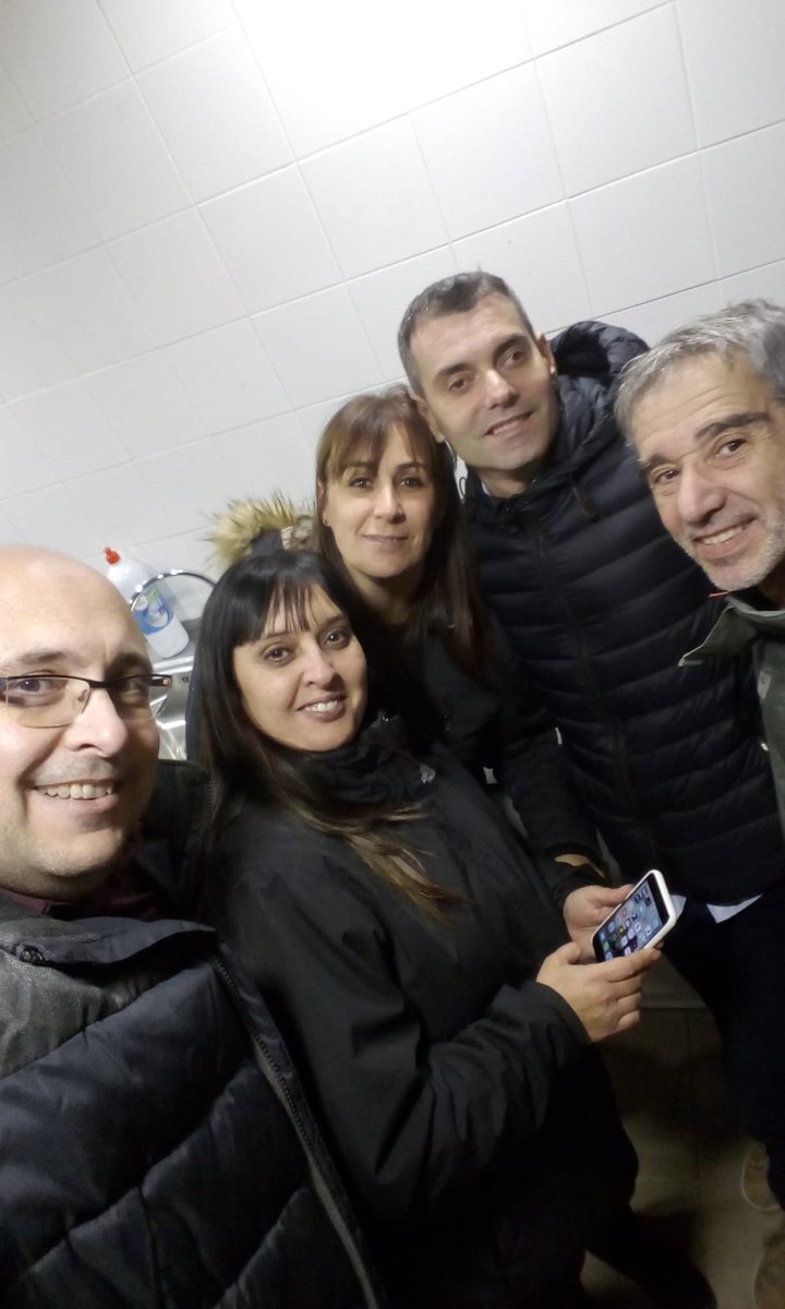 Soli_Collbato's tweet photo. Els últims anys ens hem pogut felicitar el nou any al bar solidari de la festa de Cap d'Any de #Collbato Aquest any, i per segon any consecutiu no podrà ser, però quan brindem serà per un 2022 que revisqui l'esperança d'un món millor
#Acull #regalavida #Txernobil #Chernobyl https://t.co/Bxl4SO4mPN