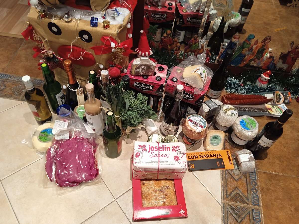 leiredr_'s tweet photo. Muchas gracias por la cesta !!!! 
Usaremos muchas cosas para la cena de hoy.

Felices fiestas a todos ♥️♥️
Viva Cantabria y sus productos 🥳🥳 https://t.co/g3CRaMG5Ae