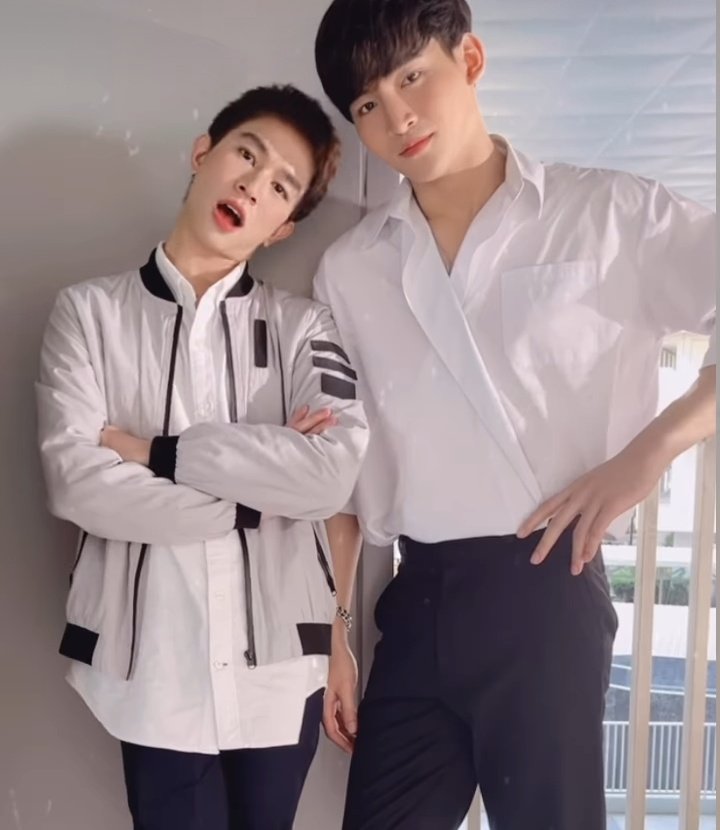 UWMALAMERICA's tweet photo. This 2021 is over, I leave joys and sorrows like every year that goes by
I feel blessed to be a part of the #OhmFluke nation for meeting so many cute people at #myblu
I hope that 2022 is very good for everyone and we continue together with our children #โอห์มฟลุ้ค
Happy New Year https://t.co/kgBfTz9A1L
