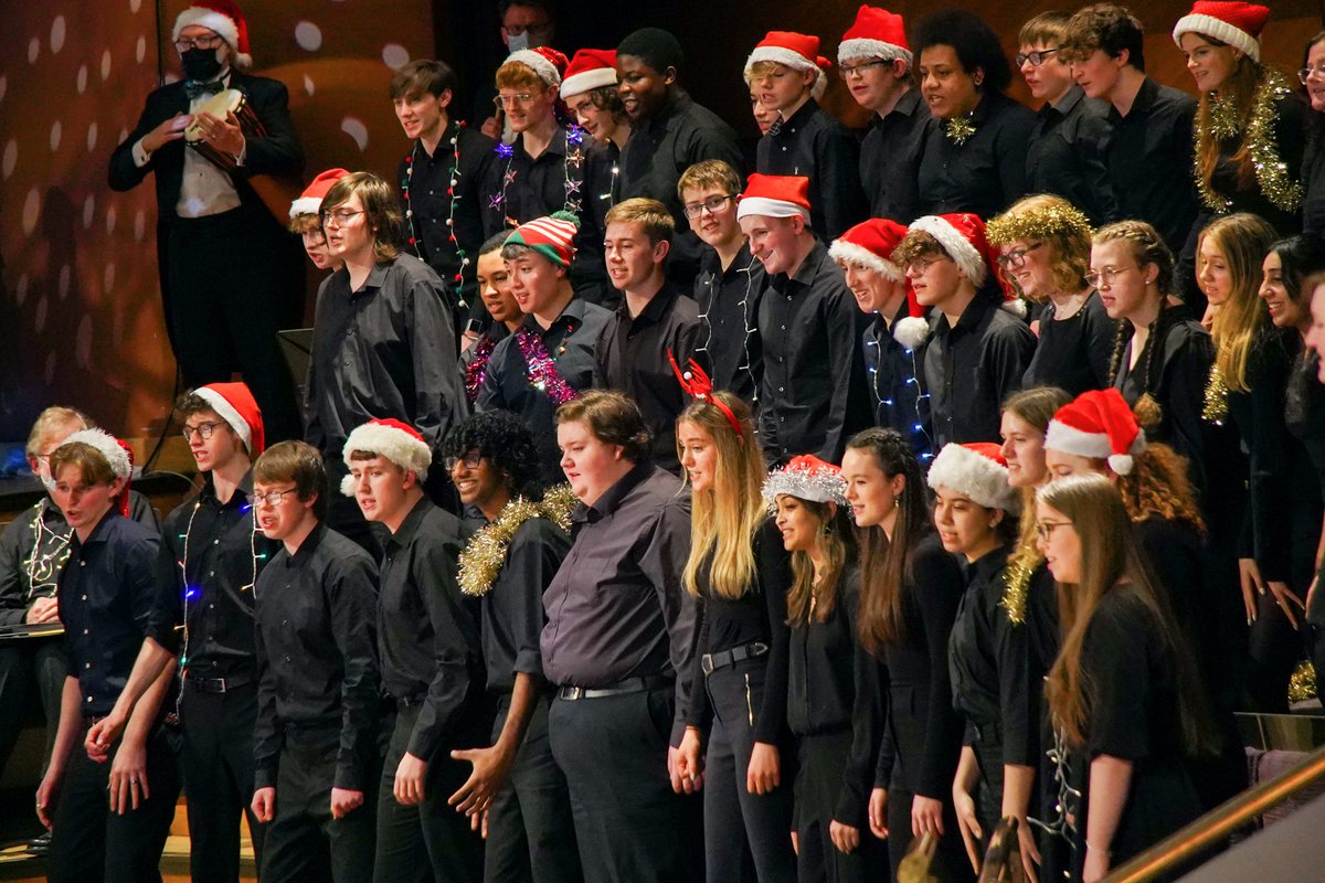 The Hallé (@the_halle) on Twitter photo ⭐️ @HalleYouthChoir, <a href="/hallechoir/">Hallé Choir</a> and Hallé Children's Choir reuniting for our annual Carol Concerts at <a href="/BridgewaterHall/">The Bridgewater Hall</a>
⭐️ @HalleYouthOrch performing Dvořák 9 with <a href="/LazarovaDelyana/">Delyana Lazarova</a> ⭐️ @HalleYouthChoir, <a href="/hallechoir/">Hallé Choir</a> and Hallé Children's Choir reuniting for our annual Carol Concerts at <a href="/BridgewaterHall/">The Bridgewater Hall</a>
⭐️ @HalleYouthOrch performing Dvořák 9 with <a href="/LazarovaDelyana/">Delyana Lazarova</a>