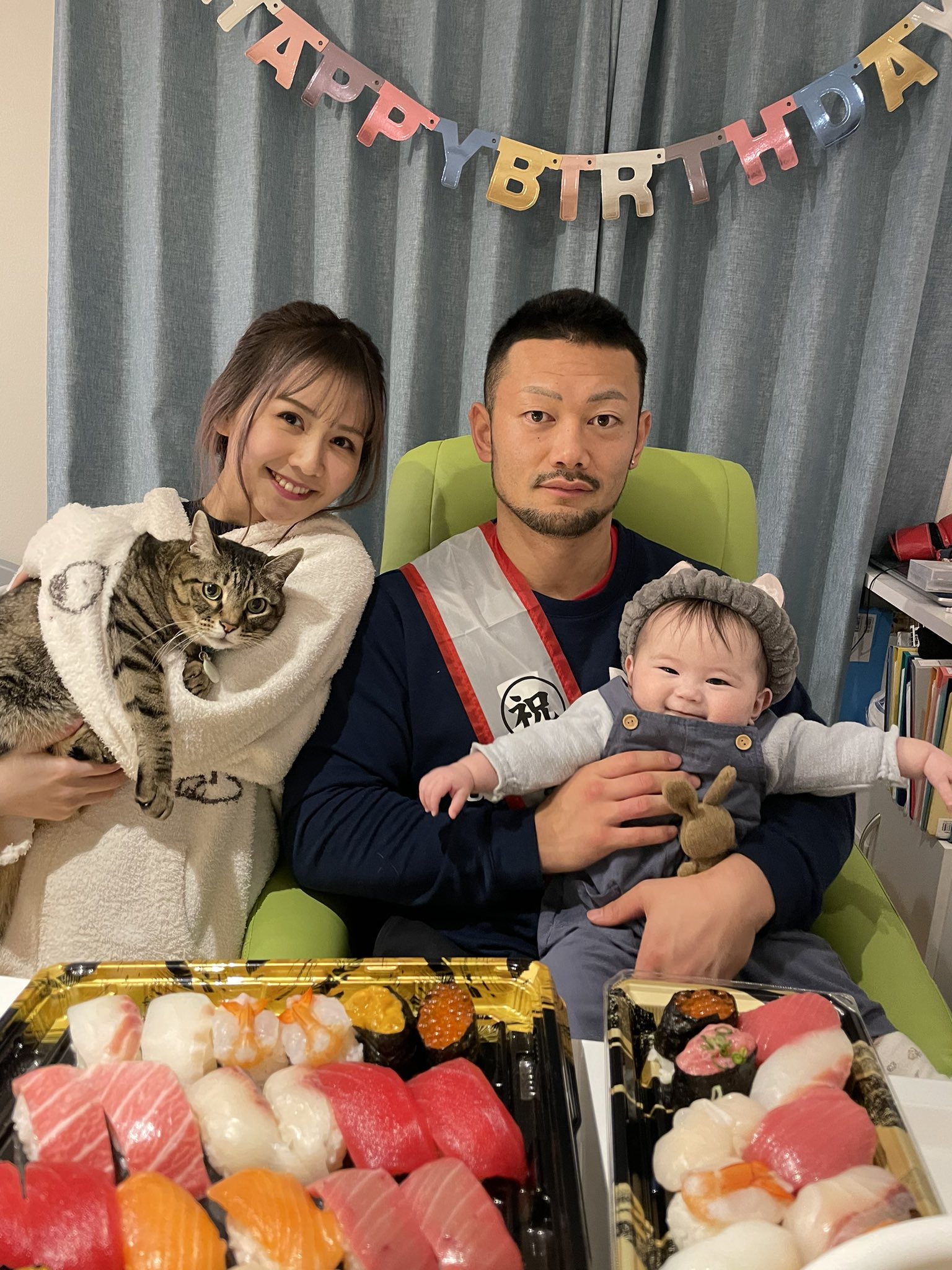 【大型配送タイプ】佐藤すみれさん掲載ページ（A3サイズ配送）#85456 初投稿】元AKB48佐藤すみれが個人チャンネル始動＆重大発表し