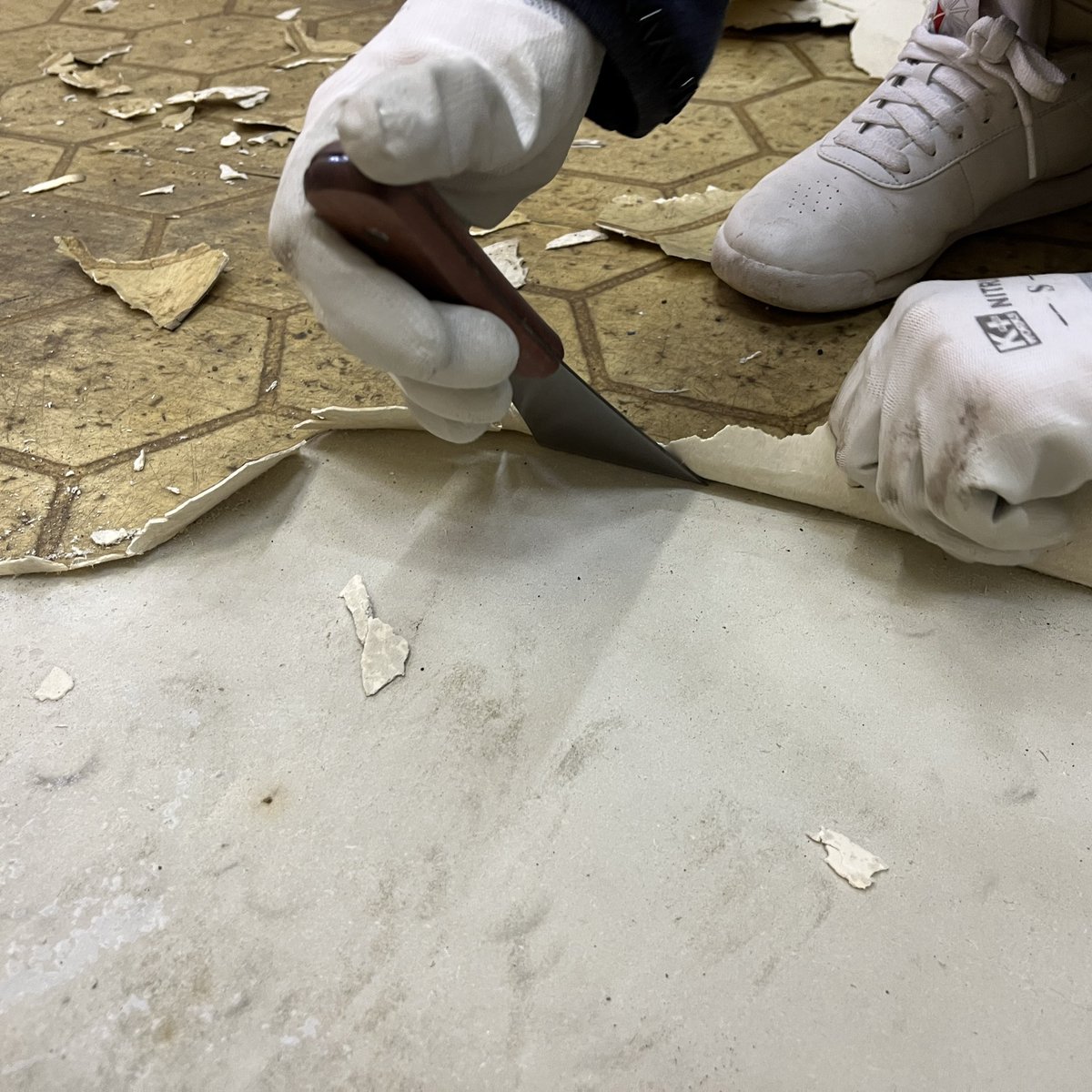 printroomtegami's tweet photo. 今年はクラファンの挑戦を始め沢山動いた一年でした…！
年末リノベ作���も一旦納めてまた来年💪

皆さまもどうか健康でよい年末年始をお過ごしください！ https://t.co/9L1VfYMhfZ