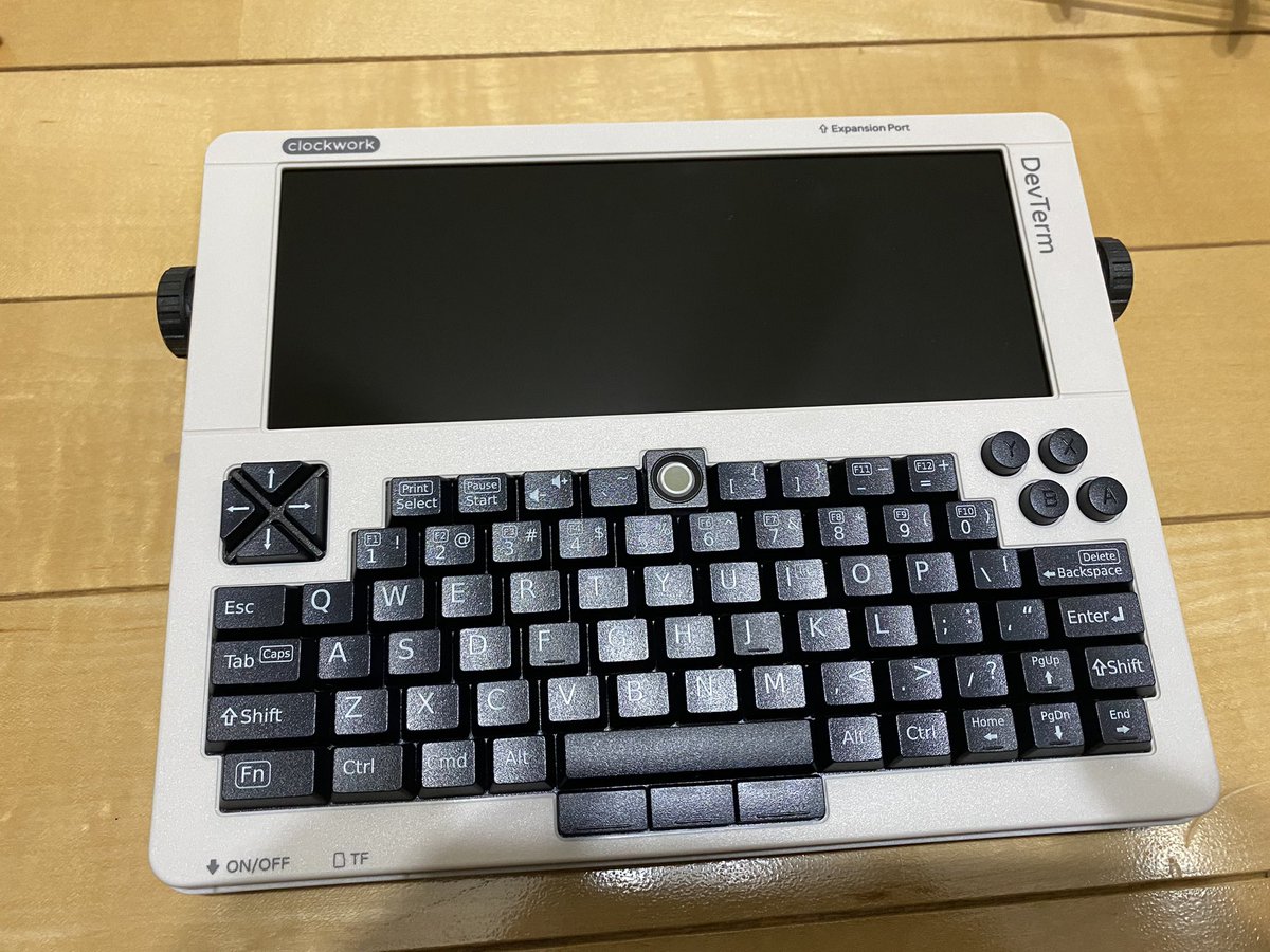 SquashSesame's tweet image. 完成！！！わーい(⌒▽⌒)！！
早速起動！！！
ってOS入れるとこからかな、まずは。
#devterm #clockwork #portableterminal