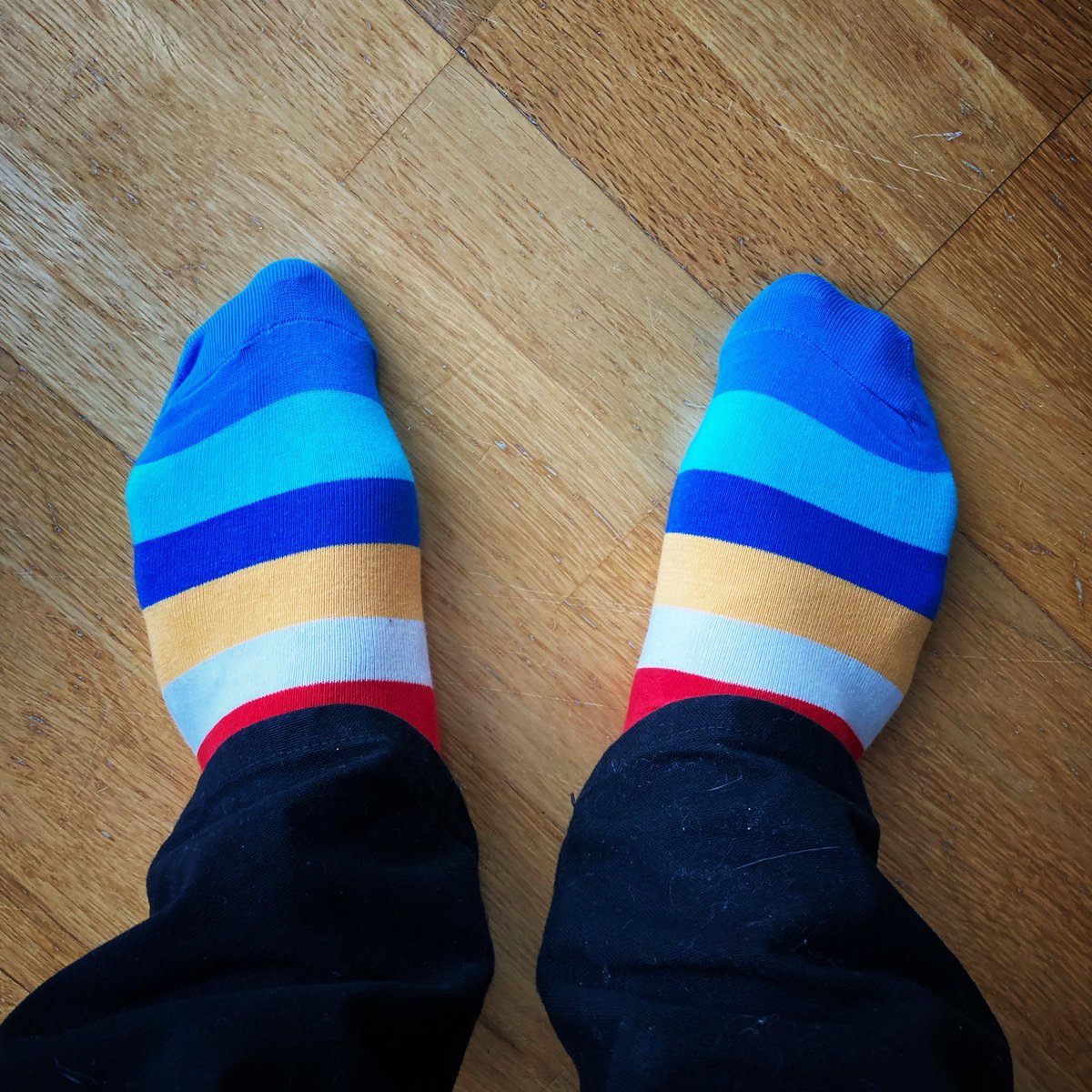 Vroom101's tweet photo. Today I’m rocking the Christmas gift socks 🤩
#LifeIsTooShortForBoringSocks https://t.co/zbcNViFS5u