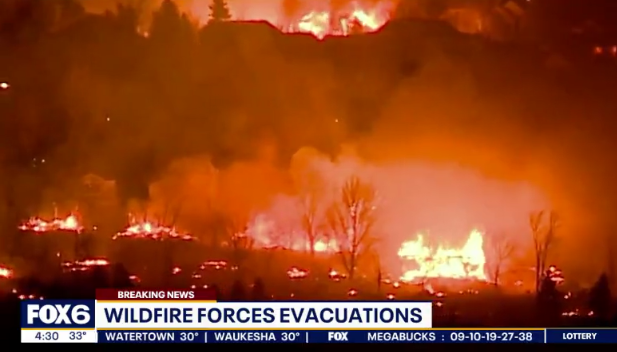 nikolajunewicz's tweet photo. #BREAKING OVERNIGHT: 'Apocalyptic' wildfires ravage Boulder, CO. At least 580 homes are destroyed, 30,000 people are evacuated, and six people are hospitalized. Crews believe it may have been sparked by a downed power line, then fueled by 105 mph winds. @fox6wakeup https://t.co/24bWT2P4Sc