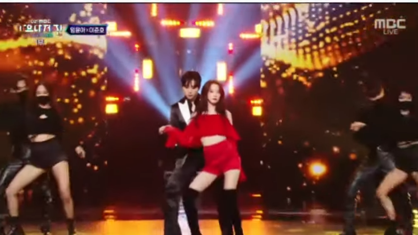 Koreaboo's tweet photo. #GirlsGeneration #Yoona and #2PM #Junho are tearing the stage apart with their collab performance! 

#MBCGayoDaejejeon2021 #MBCGAYO https://t.co/YFCarw5x68