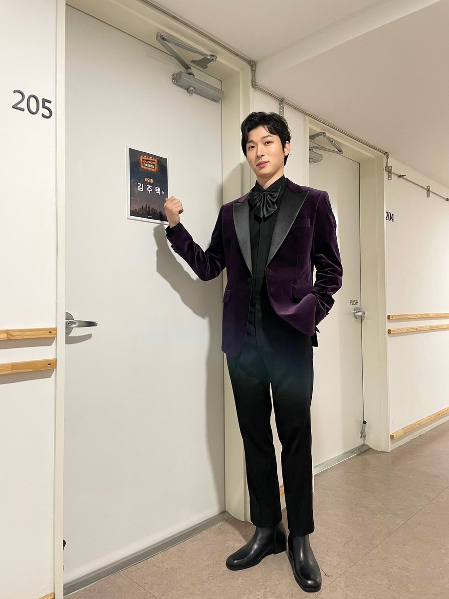 umakecompany's tweet photo. [#오늘의라이트] 헐리우드 영화음악 콘서트 in 부산
-
2021년의 마지막 콘서트를 부산에서 보내니 기분이 색달랐습니다.
남은 21년도의 하루 잘 마무리 하시고 다가오는 2022년 모두 건강하시고 새해 복 많이 받으세요���
-
#배우 #박강현 #PARKKANGHYUN
#헐리우드영화음악콘서트 #부산 
#라이트하우스 https://t.co/DpetKxQjIa