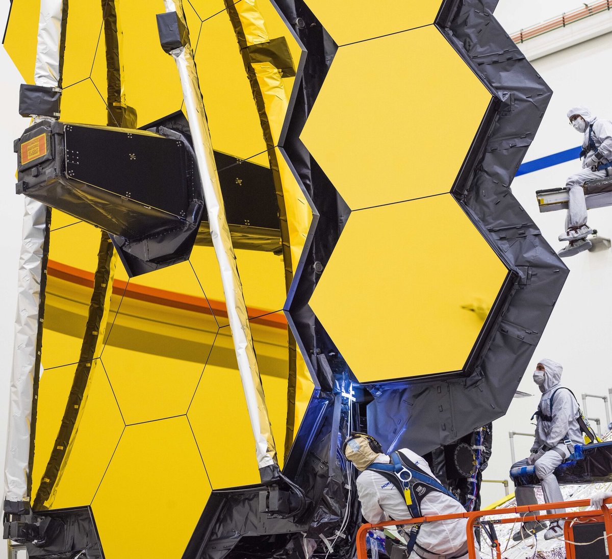 European Space Agency (@esa) on Twitter photo #YearInImages: we're sharing some of our most memorable images of #2021 - every hour, on the hour. Next up are the now well-known gold mirrors of <a href="/ESA_Webb/">ESA Webb Telescope</a>, seen here still at <a href="/northropgrumman/">Northrop Grumman</a> in the United States in May.
👉 esa.int/About_Us/Week_… <a href="/NASAWebb/">NASA Webb Telescope</a> <a href="/csa_asc/">Canadian Space Agency</a> <a href="/stsci/">STScI</a> #YearInImages: we're sharing some of our most memorable images of #2021 - every hour, on the hour. Next up are the now well-known gold mirrors of <a href="/ESA_Webb/">ESA Webb Telescope</a>, seen here still at <a href="/northropgrumman/">Northrop Grumman</a> in the United States in May.
👉 esa.int/About_Us/Week_… <a href="/NASAWebb/">NASA Webb Telescope</a> <a href="/csa_asc/">Canadian Space Agency</a> <a href="/stsci/">STScI</a>
