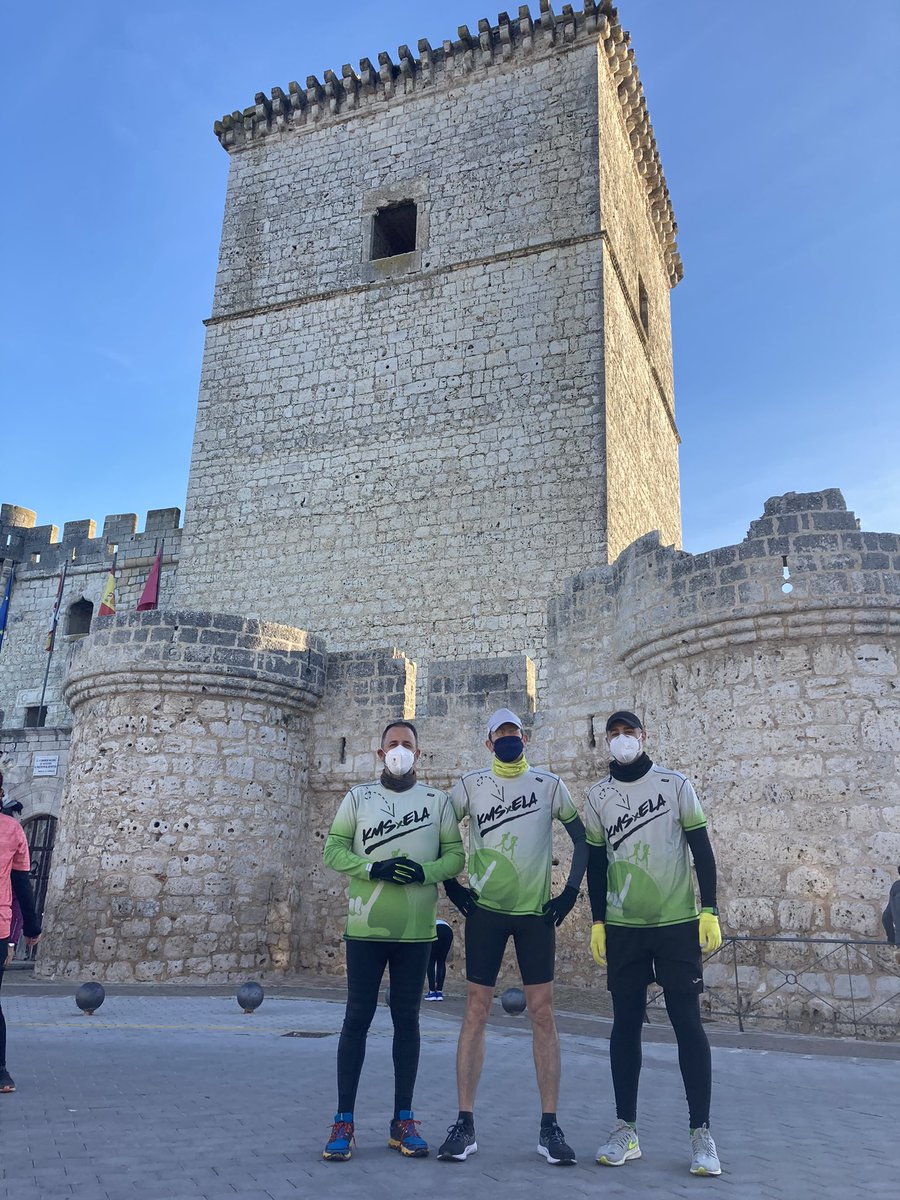 Pues bueno, última carrera del 2021 con un sol de lo más agradable.
Ha sido un año en que hemos podido ponernos de nuevo un dorsal y volvernos a ver (aunque con reservas)
El año que viene afrontaremos nuevos retos, nuevas distancias…
¡Nos vemos en las carreras!
#APorEl2022