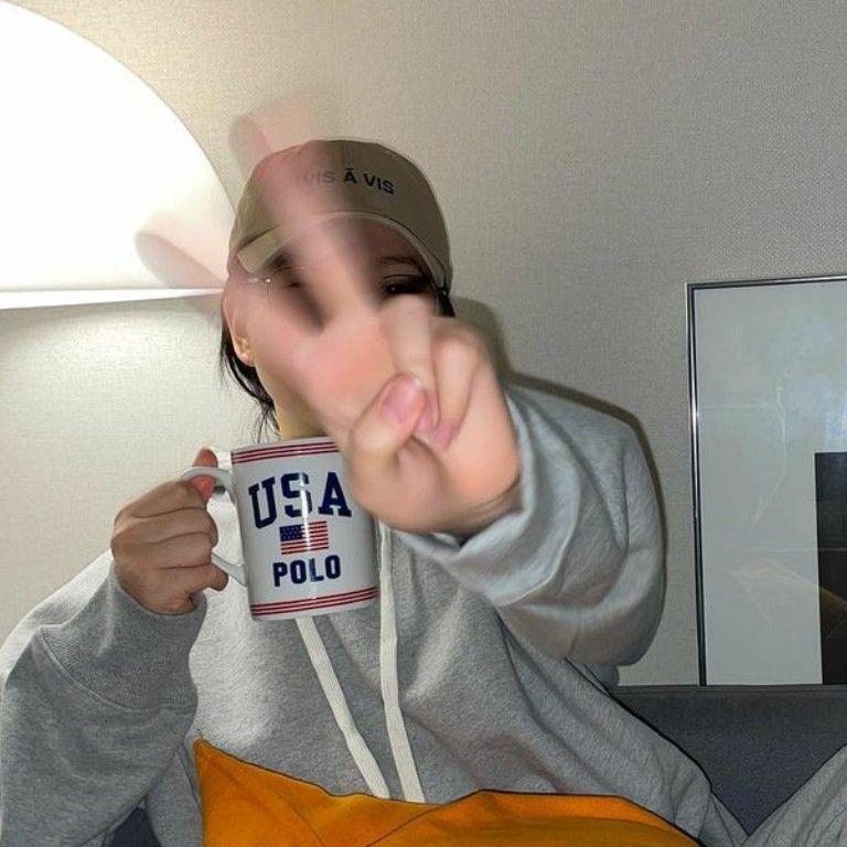 Hi everybody!

it's me Kena , decided to go on hiatus for the next few days so take good care of yourself . because at 12 o'clock you will be entering 2022, happy new year, of course with dreams, hopes and new enthusiasm. see you again

-Queen Kena Adriana.