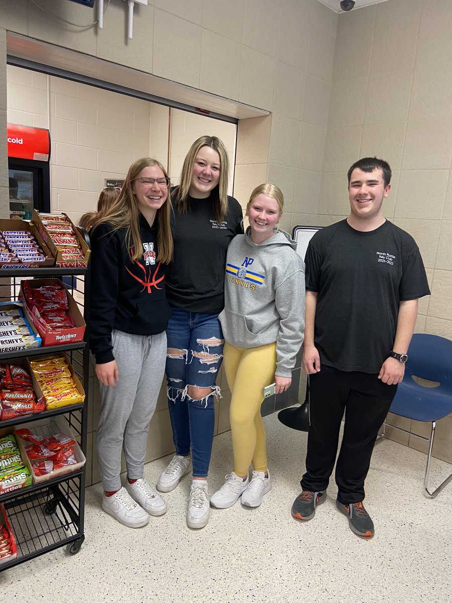 NPHSClubs's tweet photo. Another fun day working concessions for the North Platte Dual Tournament! Thanks to everyone who came out and helped! https://t.co/yZqeAHUkov