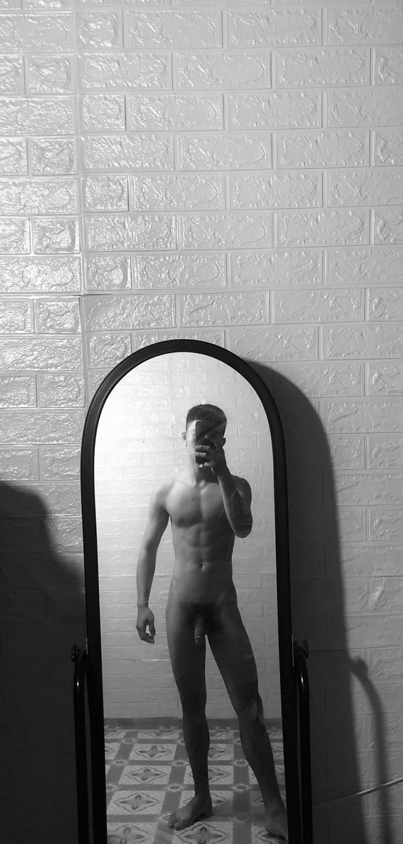 dinh123f's tweet photo. Tạm biệt 20211 năm đầy cảm xúc 🖤 Đầy bất ngờ 😳 Đầy những cuộc hội ngộ và cả những cuộc chia ly….Mong sao 2022 là 1 khởi đầu mới….Đầy thú vị mình sẽ gặp được những người tri kỷ thật sự …Và nhất là sẽ gặp được 1 người Quang minh https://t.co/NkO7zFMBFC