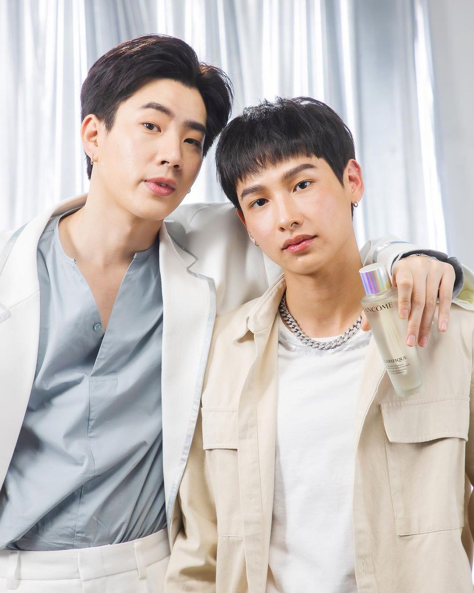 ATPoffcherry's tweet photo. #OffGunxTaro 
#LancomeXOffGun 
#อังคารกันเปิดแผงเคเอฟซี 
#ARMSHARE https://t.co/rokixzebCk