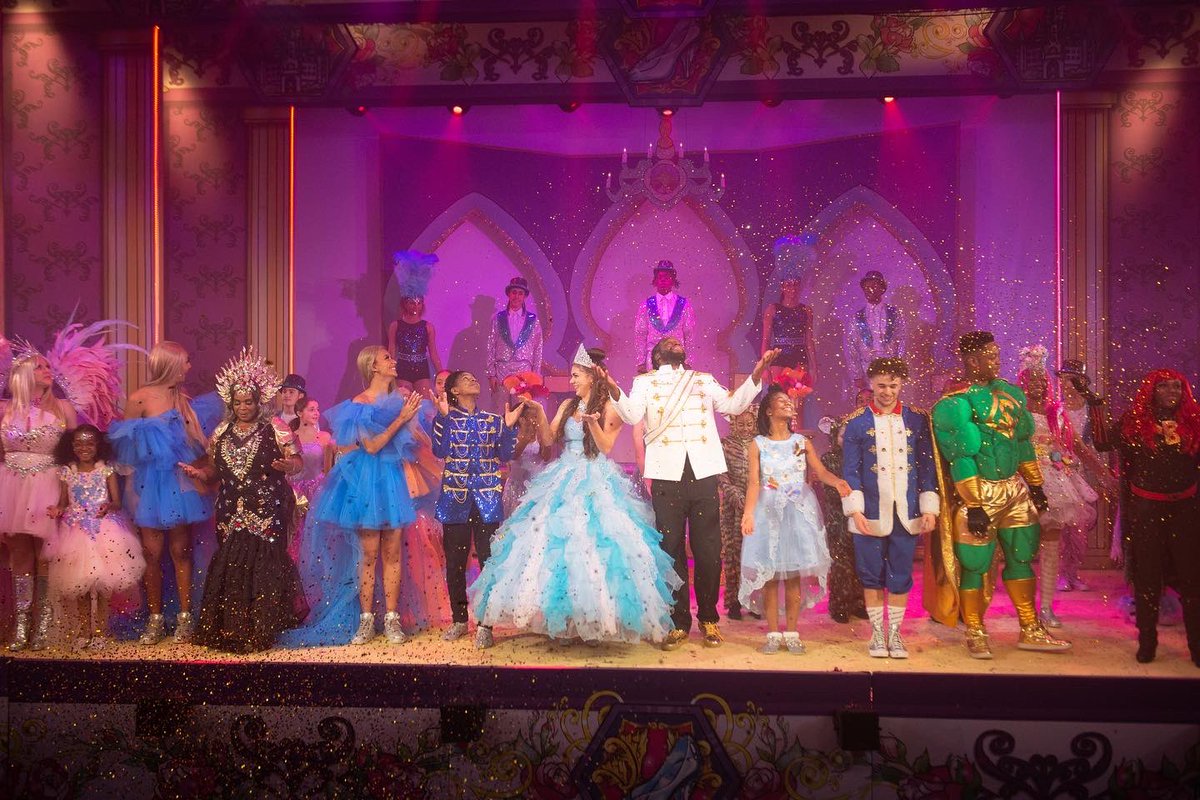 ￼✨And that’s a wrap! We've had amazing three weeks at panto land, and we have truly loved entertaining in more than 30 shows. #platinumpanto