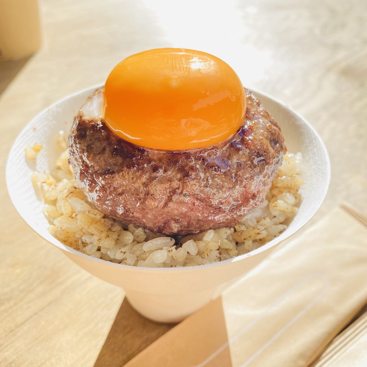shuri_bucchi's tweet photo. 2021の締めくくり最高やったなぁ(*^^*)
1年ぶりに会えて、美味しいもん食べて、楽しかったヽ(・∀・)ノ
次はいつ会えるかな??
2022年はもっと会えるとええな(*ˊᵕˋ*)
#vison
#VISON
#松飯炭
#baraque
#バラック https://t.co/QUWxhQyNcz
