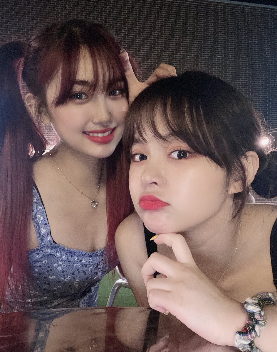 aisharchived's tweet photo. #AISHA #아샤 #EVERGLOW 

ft. eu 💙 https://t.co/e7bOzUTGut