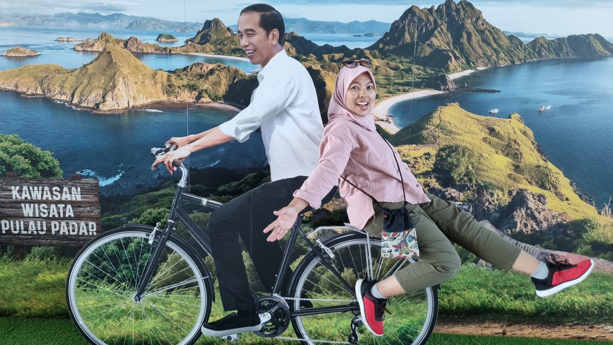Bye 2021, hello 2022

Saya mbonceng pakde dulu klinong klinong. 

Terimakasih 2021.
Kita jalani 2022 dg penuh syukur.