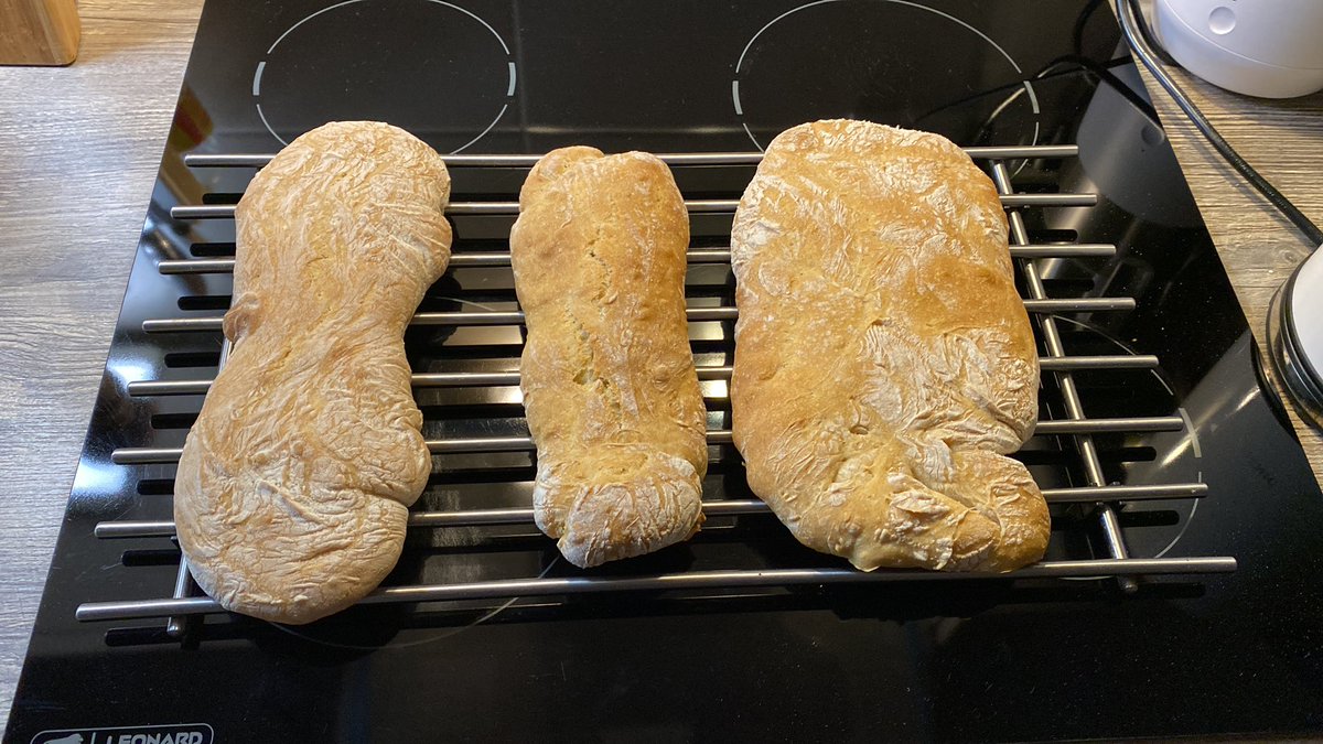 Oeli09 (@oeli09) on Twitter photo Guten Rutsch euch allen! Das Brot für heute Abend ist schon einmal fertig. Guten Rutsch euch allen! Das Brot für heute Abend ist schon einmal fertig.