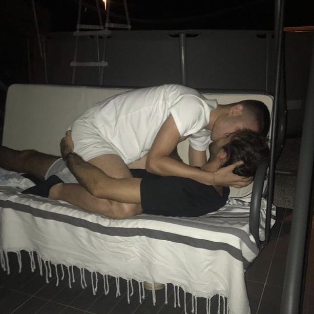 SettCandy's tweet photo. RT to manifest or you’ll stay single during 2022 (Don’t risk it) https://t.co/16kBpHglh9