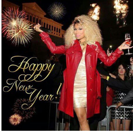 EXECUTIVEXMEDIA's tweet photo. Happy New Year 🎆 to all the Barbz including TW, SH, & international Barbz who joined our #BarbzUnity campaign for NM5 this year 🔥 Be sure to spend time with family. It’s not a US vs non-US thing. Nicki 🇹🇹 🇺🇸 finds time to feed us but also makes time for family. Balance ❤️🌎😎 https://t.co/IhACfS8xs2