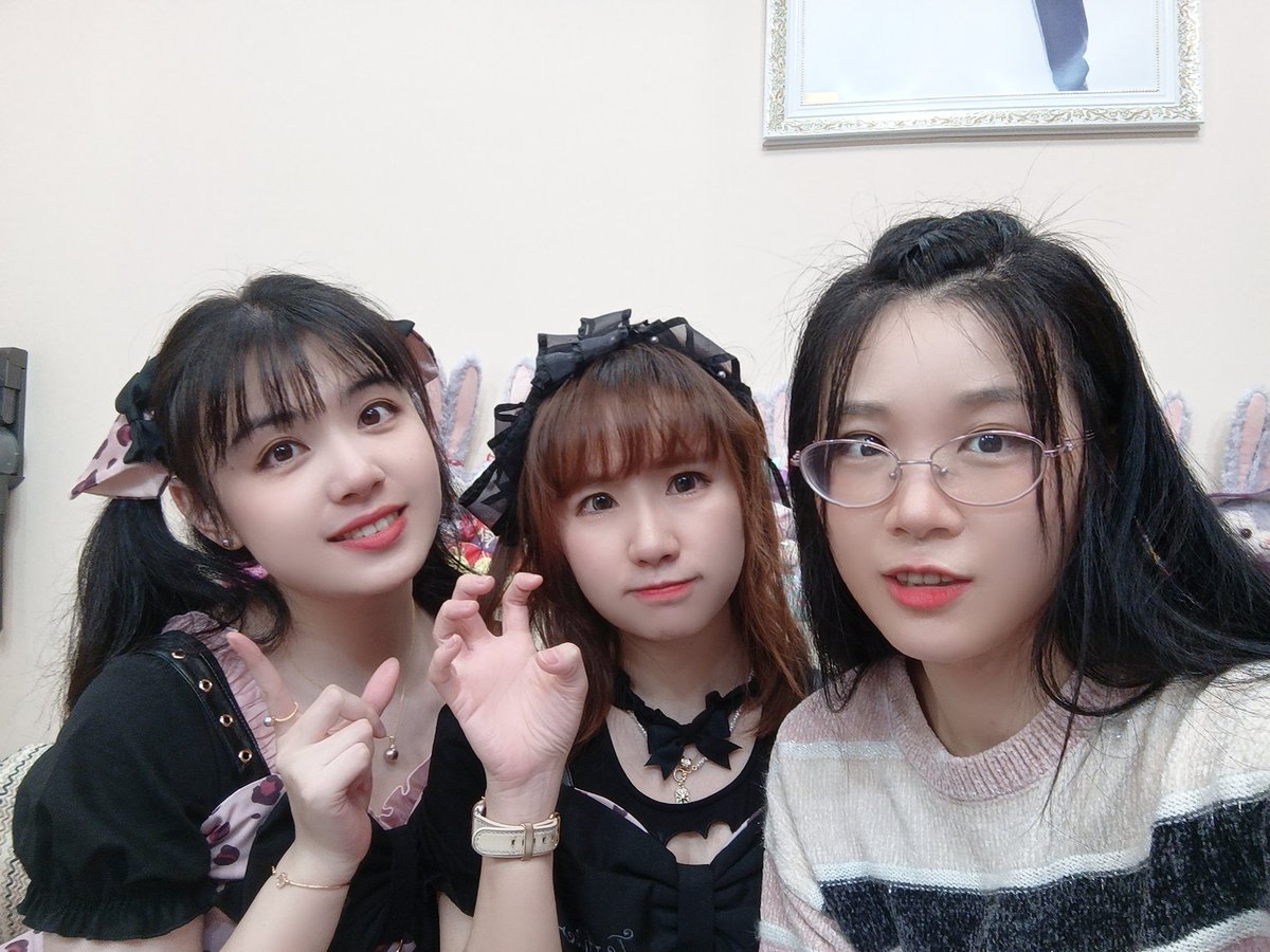 yaoshanbailing's tweet photo. 新年快乐！期待见面！期待作品多多！live多多！ https://t.co/l4wkwu5Fqi