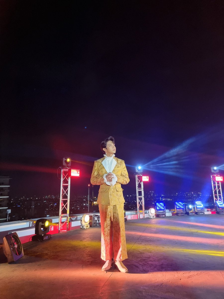 justintdedios's tweet photo. Happy New Year! 🎆

12:57
#SB19
#BYE2021PH
#SB19atBYE2021 https://t.co/q2JD12GyBn