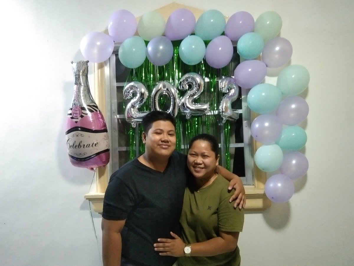 Kakafive1's tweet photo. happy new year 😘😘 https://t.co/VgXK0PzpRr